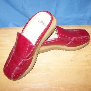 AK2 Anne Klein Red Mules Sz 7M